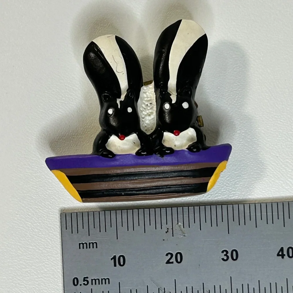 Vintage Noahs Ark Skunk Sheep Resin Animal Pin Set Hand Painted‎ 3 Piece Lot